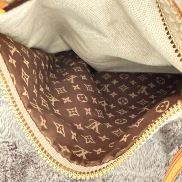 $2695 Authentic LOUIS VUITTON Paris Made in FRANCE VI0095 White Canvas Tote Bag - Picture 13 of 16